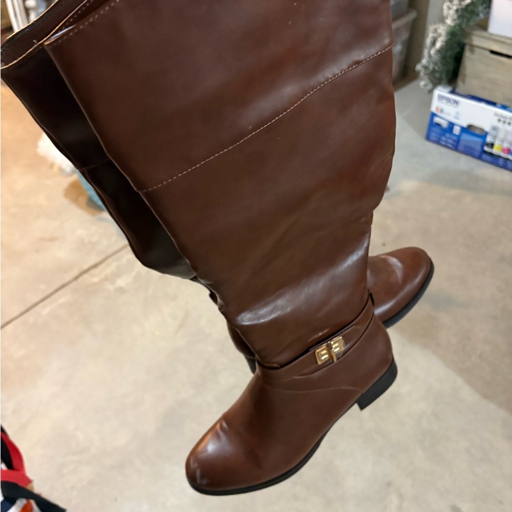 Brown Knee-High Leather Boots